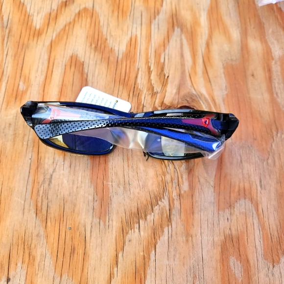 Khan Innovative Eyewear Black and Gold Sunglasses - Picture 13 of 16